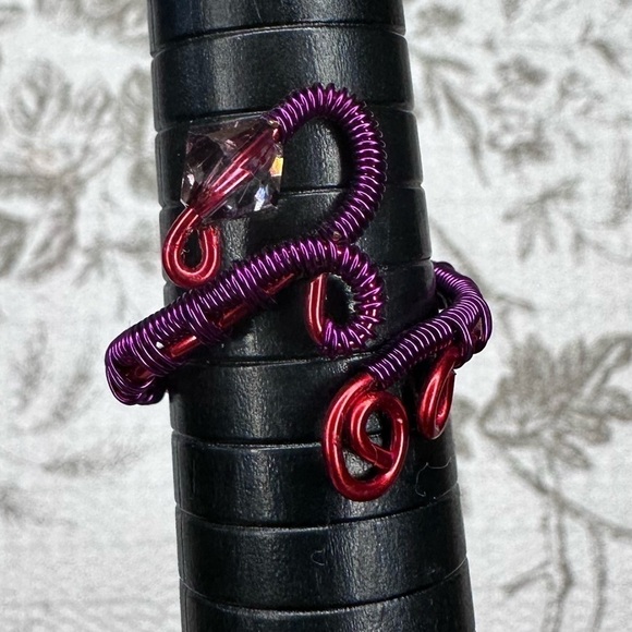 Adjustable wire wrap ring red and purple Handmade - Picture 5 of 8